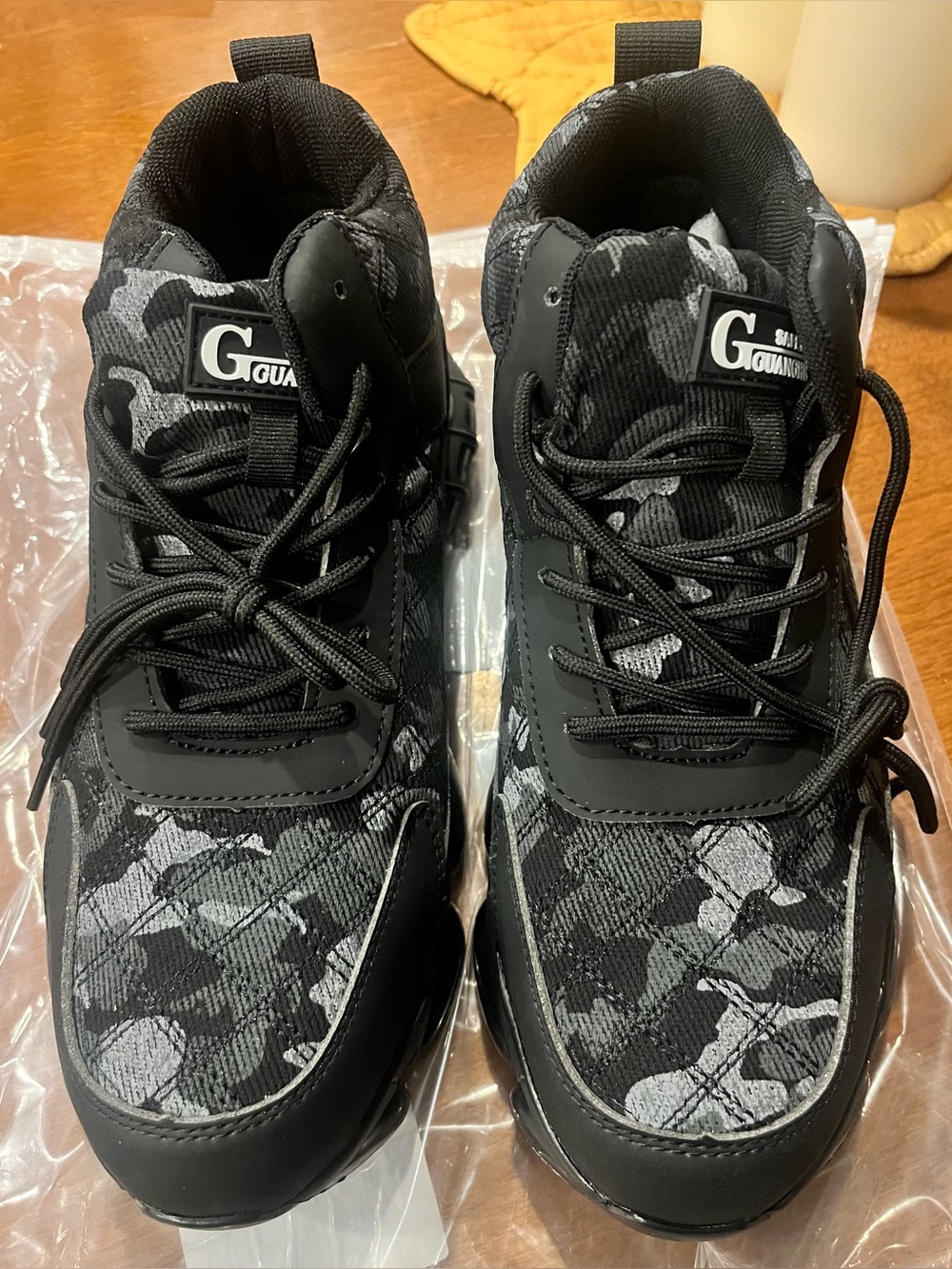 Guanghe camouflage safety work shoes, steel toe size women’s 38/6.